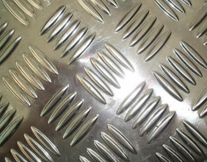花紋鋁板廠家在加工時需要注意什么？